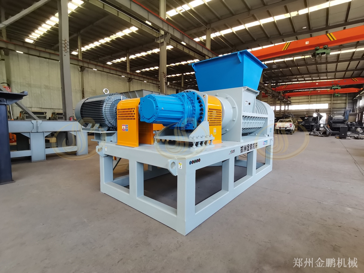 处理废旧塑料薄膜的郑州金鹏薄膜粉碎设备说明